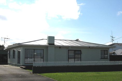 Photo of property in 44 Hood Street, Castlecliff, Whanganui, 4501