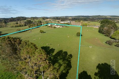 Photo of property in 1224 State Highway 16, Waimauku, 0883