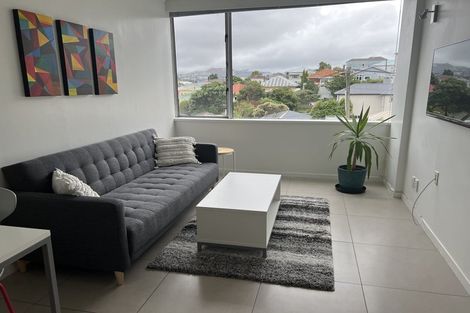 Photo of property in Beresford Apartments, 12/118 Russell Terrace, Berhampore, Wellington, 6023