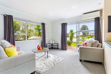 Photo of property in 1/322 Royal Road, Massey, Auckland, 0614