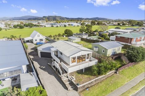 Photo of property in 884a Papamoa Beach Road, Papamoa Beach, Papamoa, 3118