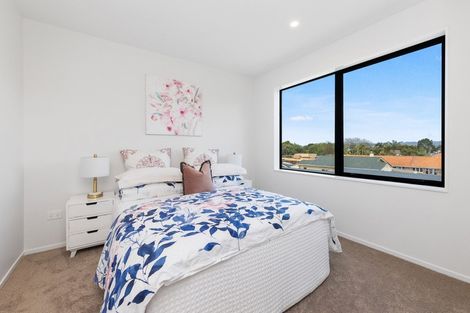 Photo of property in 28c Walker Road, Point Chevalier, Auckland, 1022