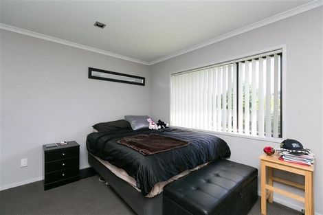 Photo of property in 21 Montrose Place, Highlands Park, New Plymouth, 4312
