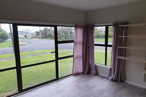 Photo of property in 2 Banks Road, Kawakawa Bay, Papakura, 2585