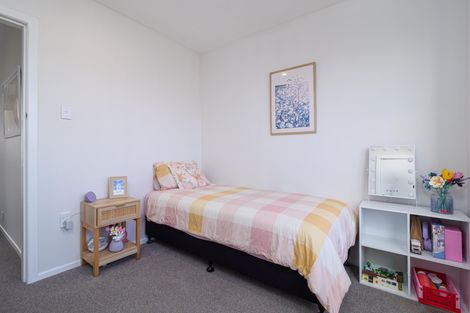 Photo of property in 289 Shakespeare Street, Leamington, Cambridge, 3432