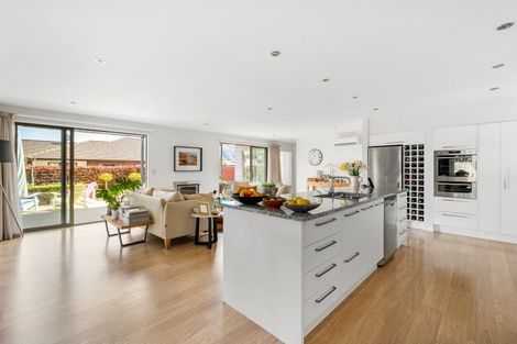 Photo of property in 4 Sunnyside Lane, Wanaka, 9305