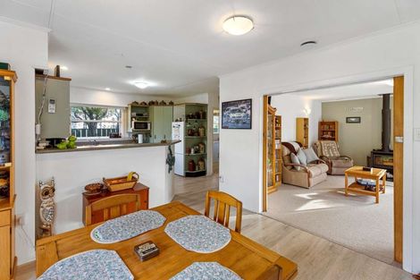 Photo of property in 16 Maunder Street, Marton, 4710