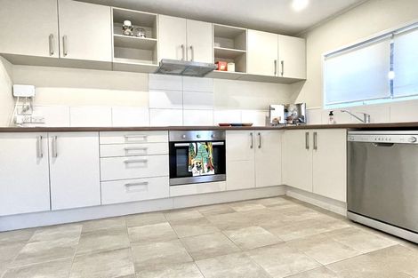 Photo of property in 42 Edgeworth Road, Glenfield, Auckland, 0629