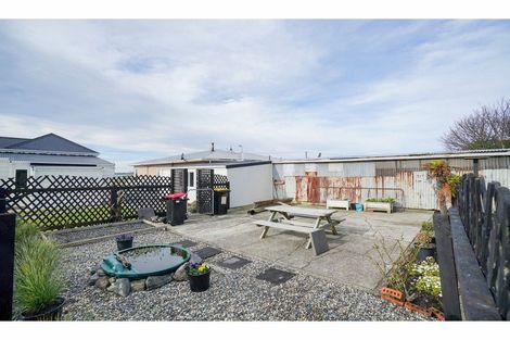 Photo of property in 220 Marine Parade, Bluff, 9814