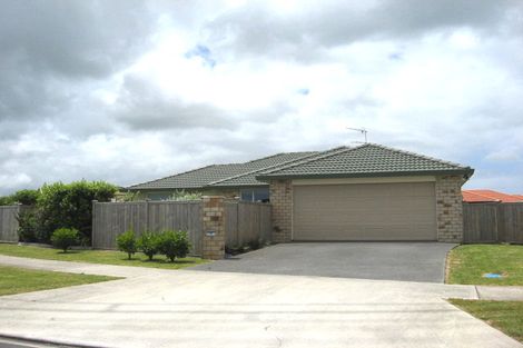 Photo of property in 12 Morewa Place, Takanini, 2112