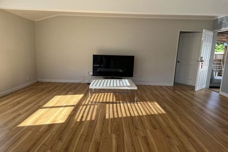 Photo of property in 11 Velma Road, Hillcrest, Auckland, 0627