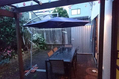 Photo of property in 5 Bunker Rise, Golflands, Auckland, 2013