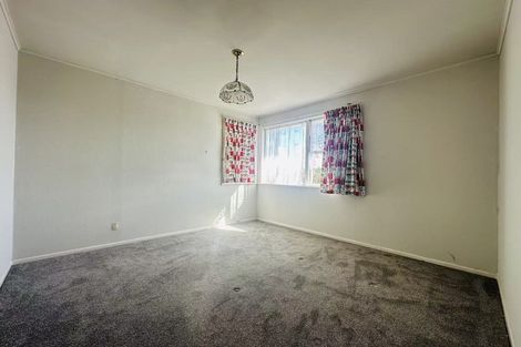 Photo of property in 32 Bond Crescent, Forrest Hill, Auckland, 0620