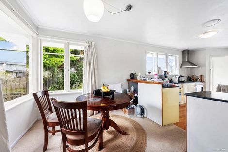 Photo of property in 81 Gloria Avenue, Te Atatu Peninsula, Auckland, 0610