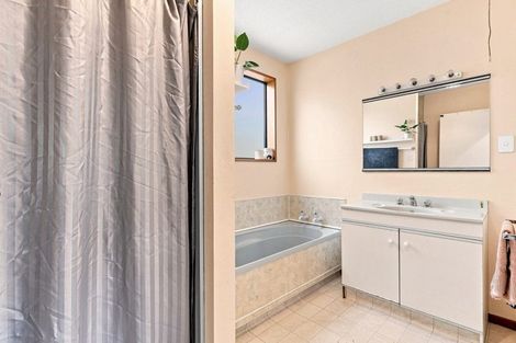 Photo of property in 18 Briarmont Street, Avondale, Christchurch, 8061