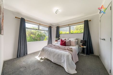 Photo of property in 18 Cresswell Place, Johnsonville, Wellington, 6037