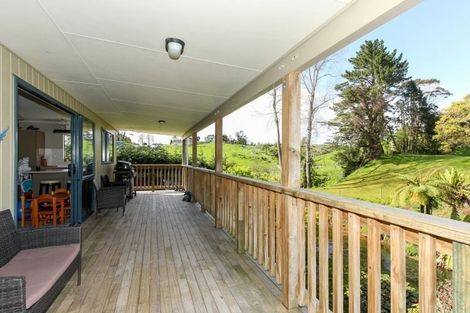 Photo of property in 172 Paraite Road, Paraite, New Plymouth, 4373