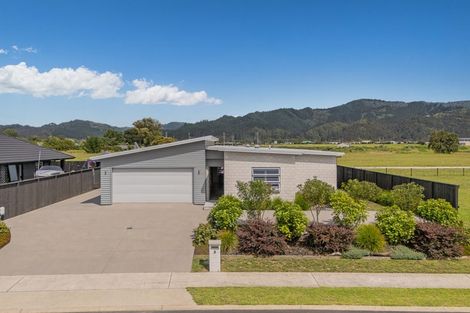 Photo of property in 8 Onerere Drive, Whitianga, 3510