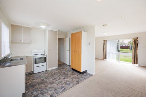 Photo of property in 15 Leander Place, Milson, Palmerston North, 4414