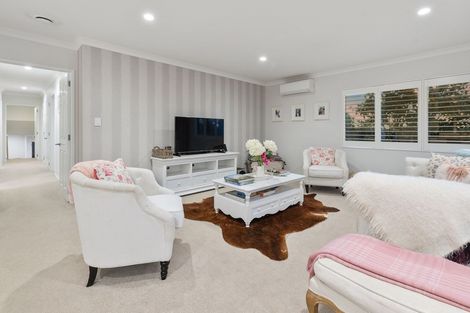 Photo of property in 12 Veronica Close, Red Beach, 0932