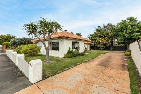 Photo of property in 2a Cassino Crescent, Onekawa, Napier, 4110