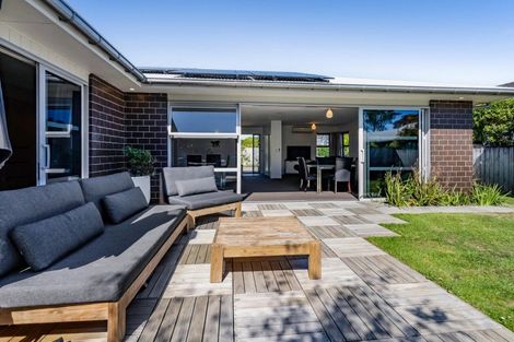 Photo of property in 77 Brooklands Road, Brooklands, New Plymouth, 4310