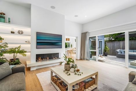 Photo of property in 163 Ocean Beach Road, Tairua, 3508