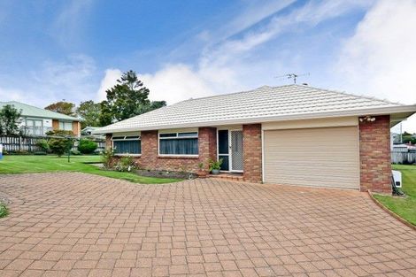 Photo of property in 8 Hollinger Place, Nawton, Hamilton, 3200