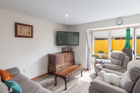 Photo of property in 2/41a Laurence Street, Waltham, Christchurch, 8011