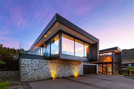 Photo of property in 15 Little Alpha Loop, Wanaka, 9305