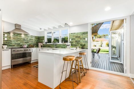 Photo of property in 18 Cuba Street, Petone, Lower Hutt, 5012