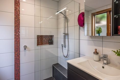 Photo of property in 43 Fairview Crescent, Kelburn, Wellington, 6012