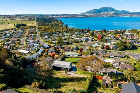 Photo of property in 32 Mapara Road, Acacia Bay, Taupo, 3385