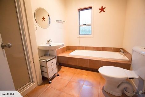 Photo of property in 62 Saddleback Rise, Murrays Bay, Auckland, 0630