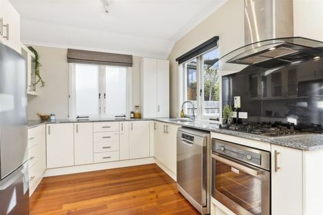 Photo of property in 18 Glade Place, Birkenhead, Auckland, 0626