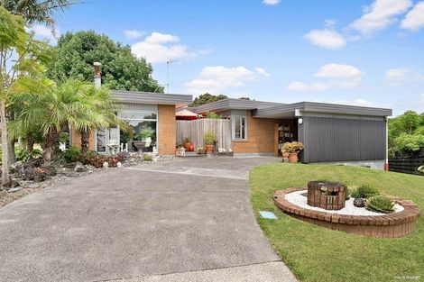 Photo of property in 11 Tyrian Close, Half Moon Bay, Auckland, 2012