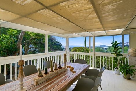 Photo of property in 2 Geoffrey Road, Torbay, Auckland, 0630