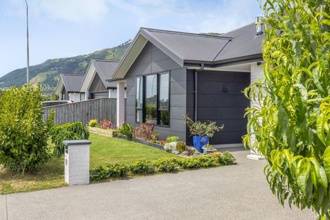 Photo of property in 12 Teiaroa Street, Waikanae, 5036