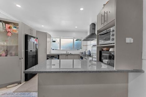 Photo of property in 13 Bushpark Place, Flat Bush, Auckland, 2016