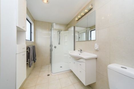 Photo of property in 16 Akaroa Avenue, Awapuni, Palmerston North, 4412