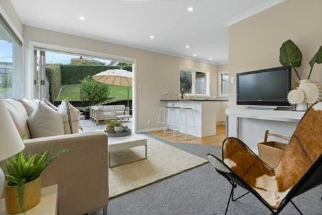 Photo of property in 1/99 Mountbatten Avenue, Hillcrest, Auckland, 0627