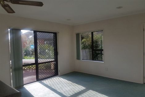 Photo of property in 16 Gala Place, Henderson, Auckland, 0612