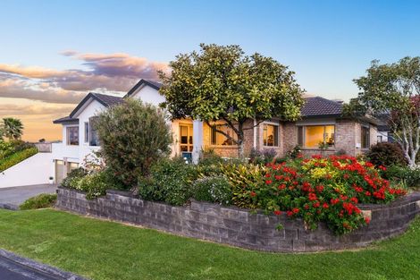 Photo of property in 1 Sandhurst Rise, Henderson, Auckland, 0612