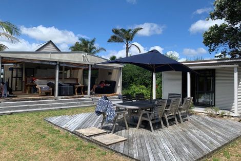 Photo of property in 662 Matarangi Drive, Matarangi, Whitianga, 3592