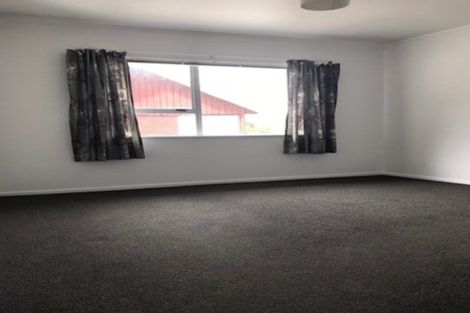 Photo of property in 1 Sandhurst Rise, Henderson, Auckland, 0612