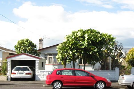 Photo of property in 27 Nobs Line, Strandon, New Plymouth, 4312
