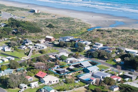 Photo of property in 6 Kent Avenue, Waitarere Beach, Levin, 5510