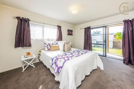 Photo of property in 3 Halberg Street, Papakura, 2110