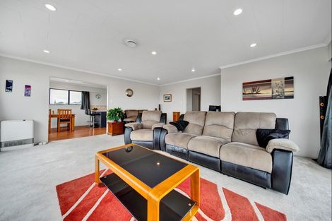 Photo of property in 25 Truby King Street, Merrilands, New Plymouth, 4312