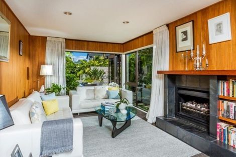 Photo of property in 246/44 Ocean View Road, Milford, Auckland, 0620